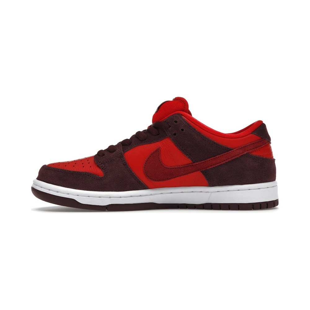 Nike SB Dunk Low Cherry