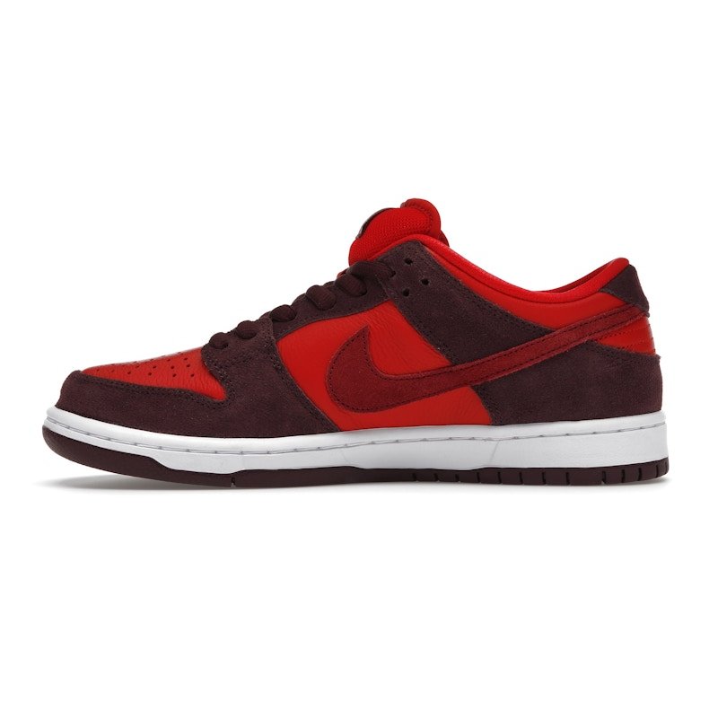 Nike SB Dunk Low Cherry